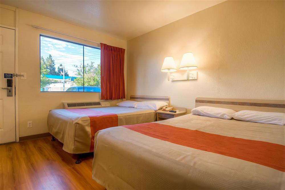 Hotel 6-rosemead, Ca - Angeles 2*