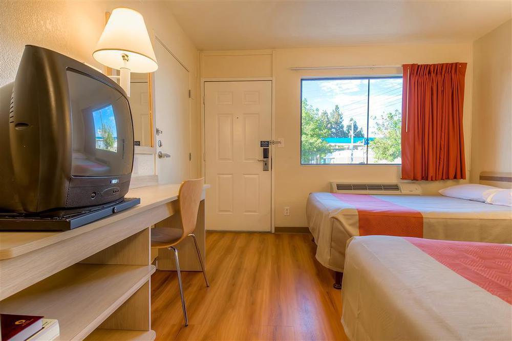 6-rosemead, Ca - Angeles 2*