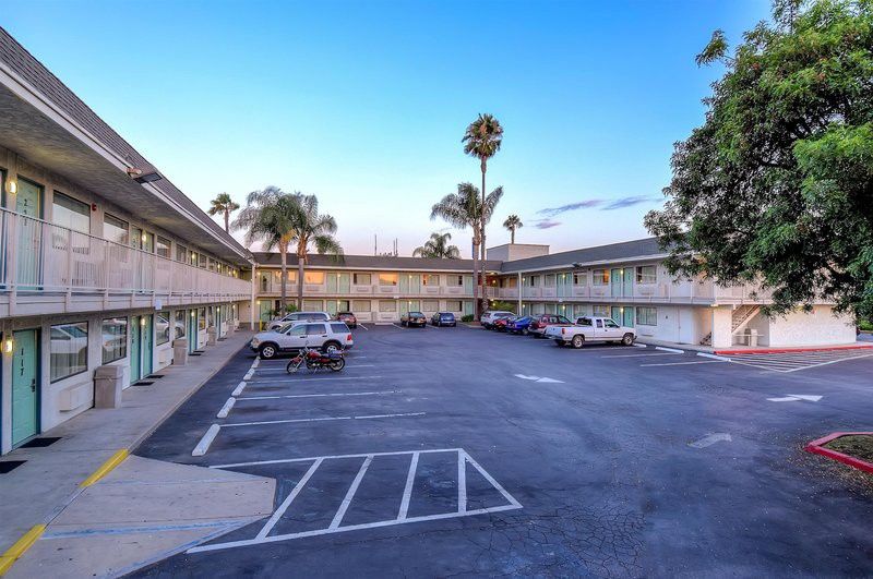 Hotel 6-rosemead, Ca - Angeles